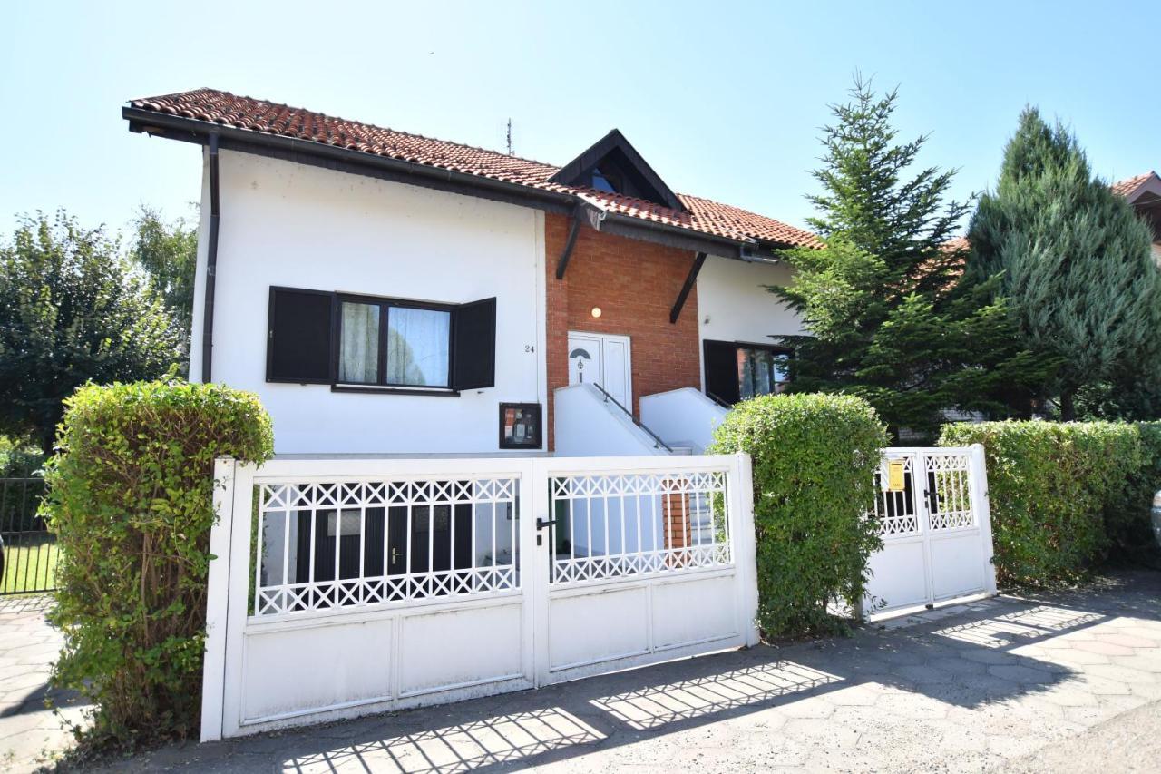 Villa Mina Kladovo, 5-Bedroom Villa With Pool For Up To 12 People المظهر الخارجي الصورة