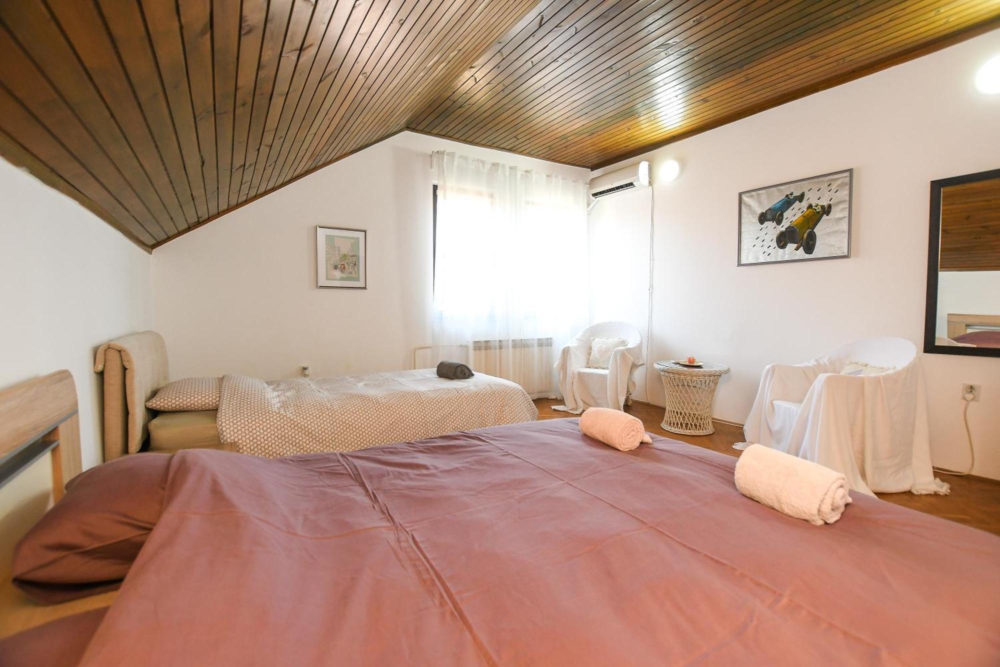 Villa Mina Kladovo, 5-Bedroom Villa With Pool For Up To 12 People المظهر الخارجي الصورة
